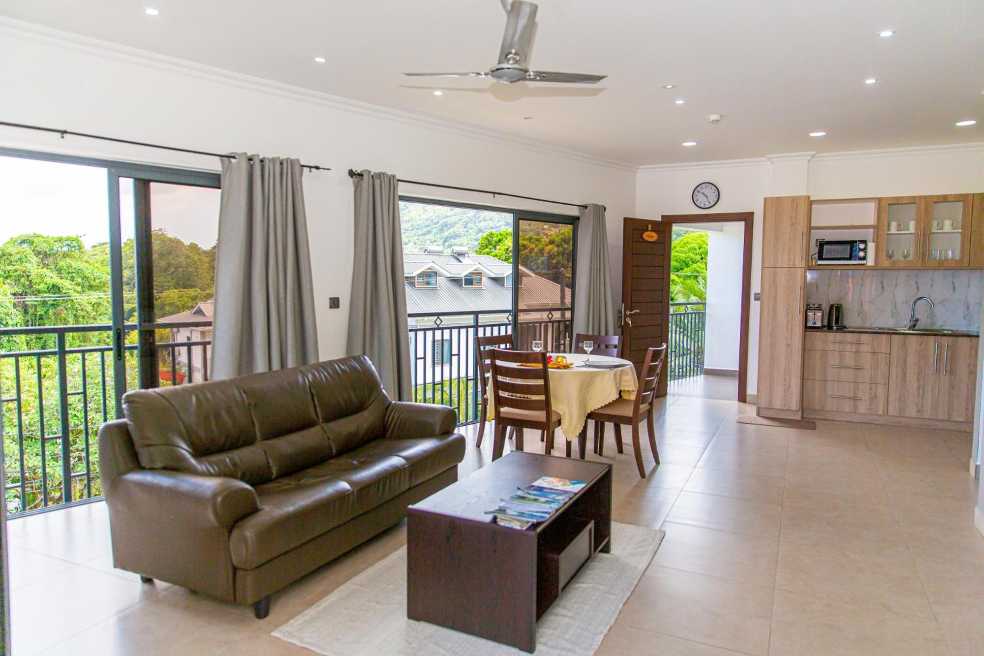 B Holiday Apartments Beau Vallon  Εξωτερικό φωτογραφία